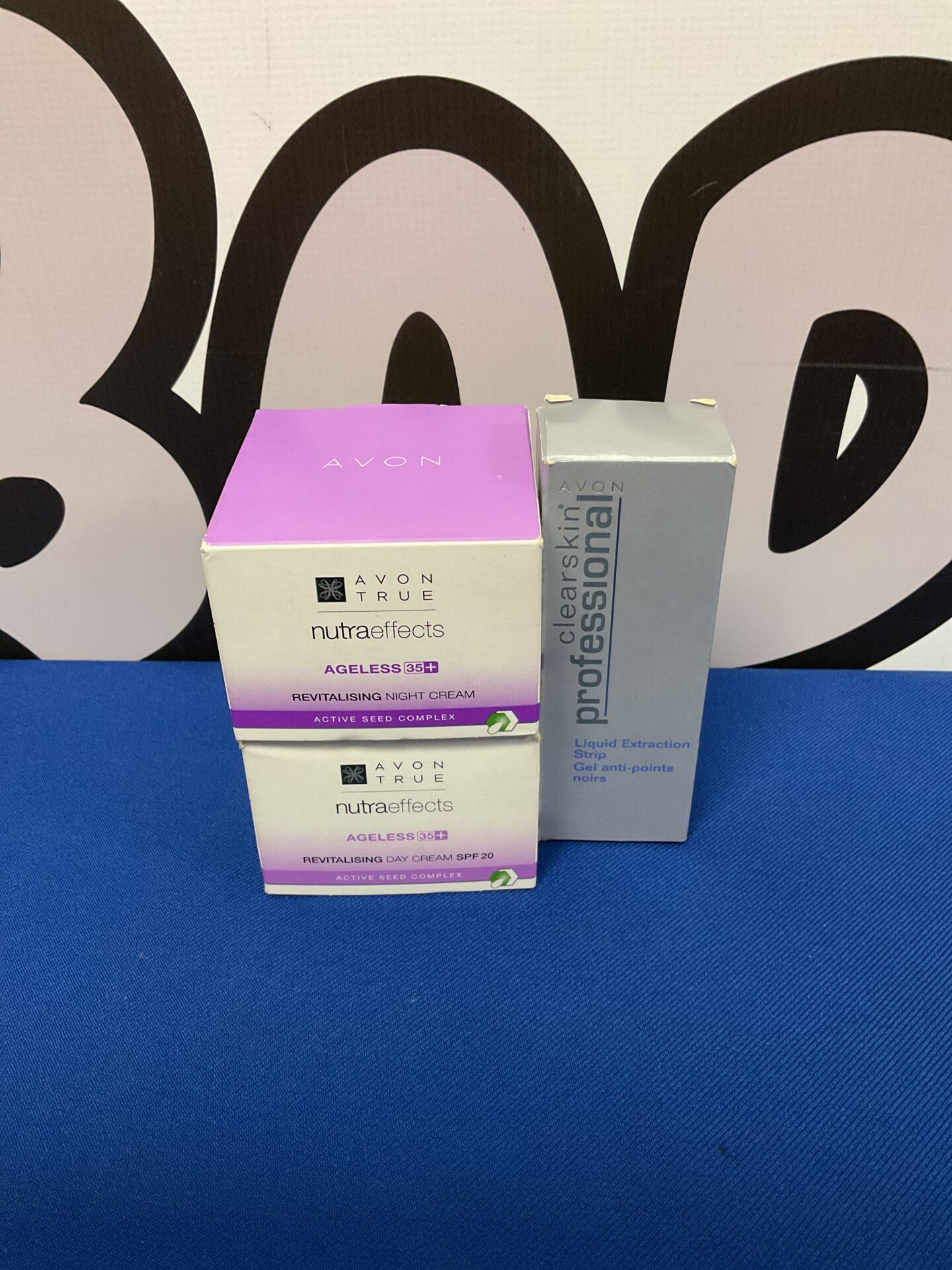 194 avon true nutraeffects revitalising day & night cream & clearskin professional