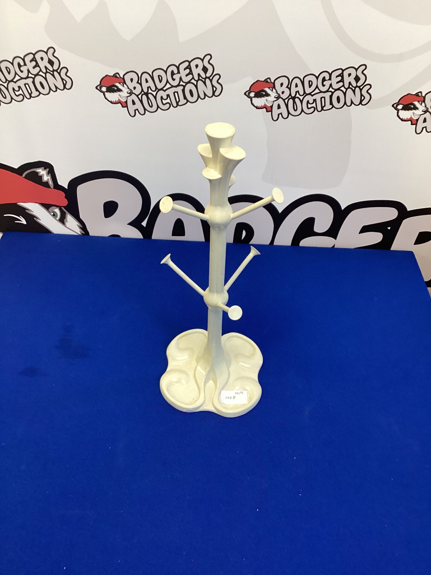 296 Bexismon Wrought Iron Cup stand