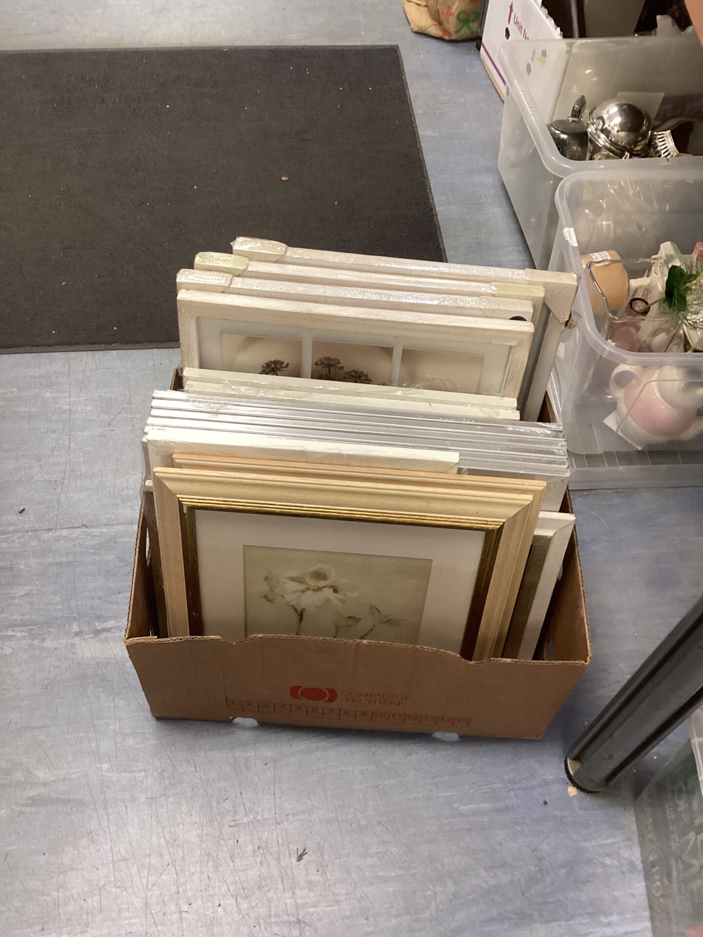 356 Box of new picture frames