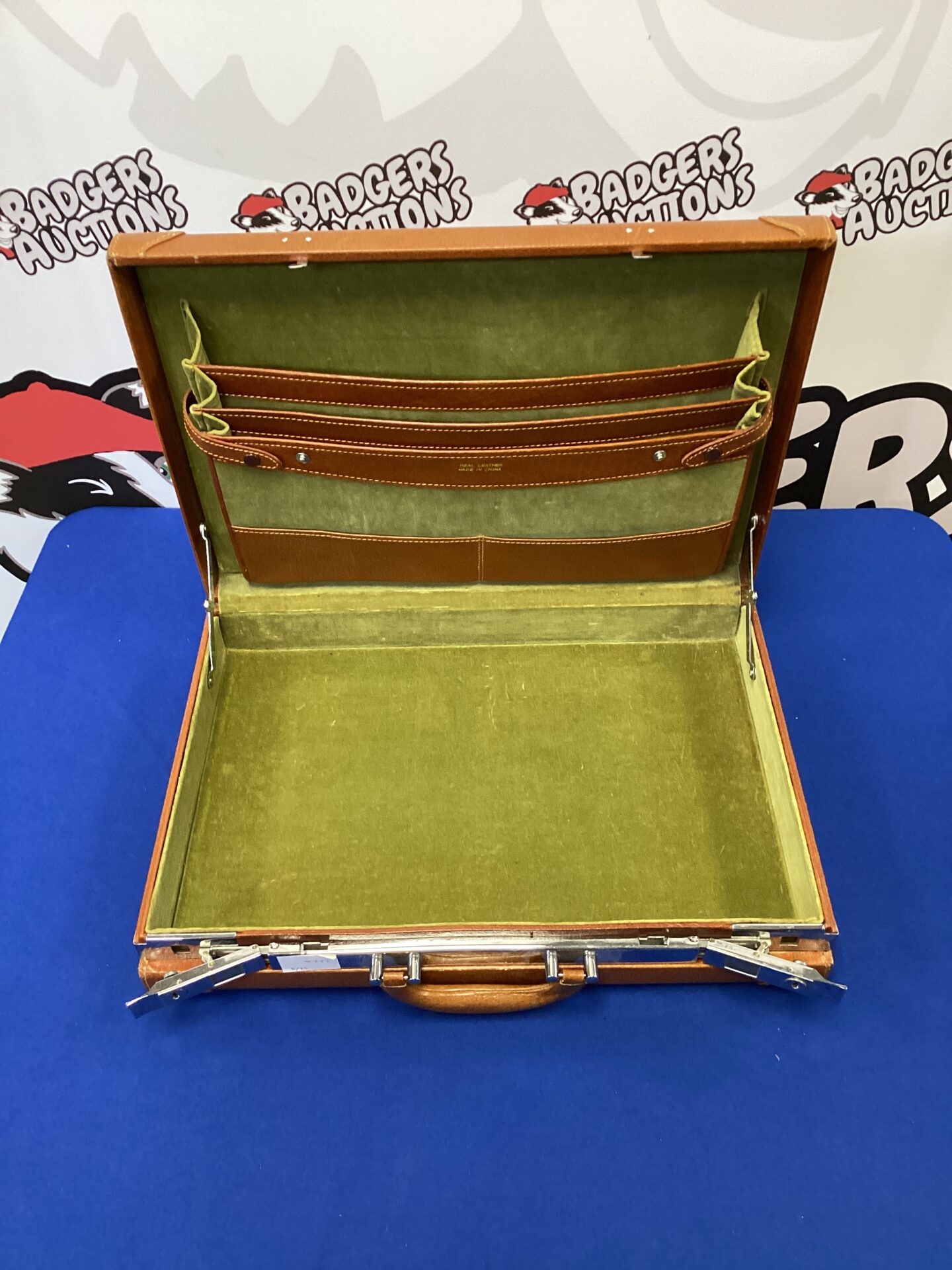 605 Brown leather briefcase