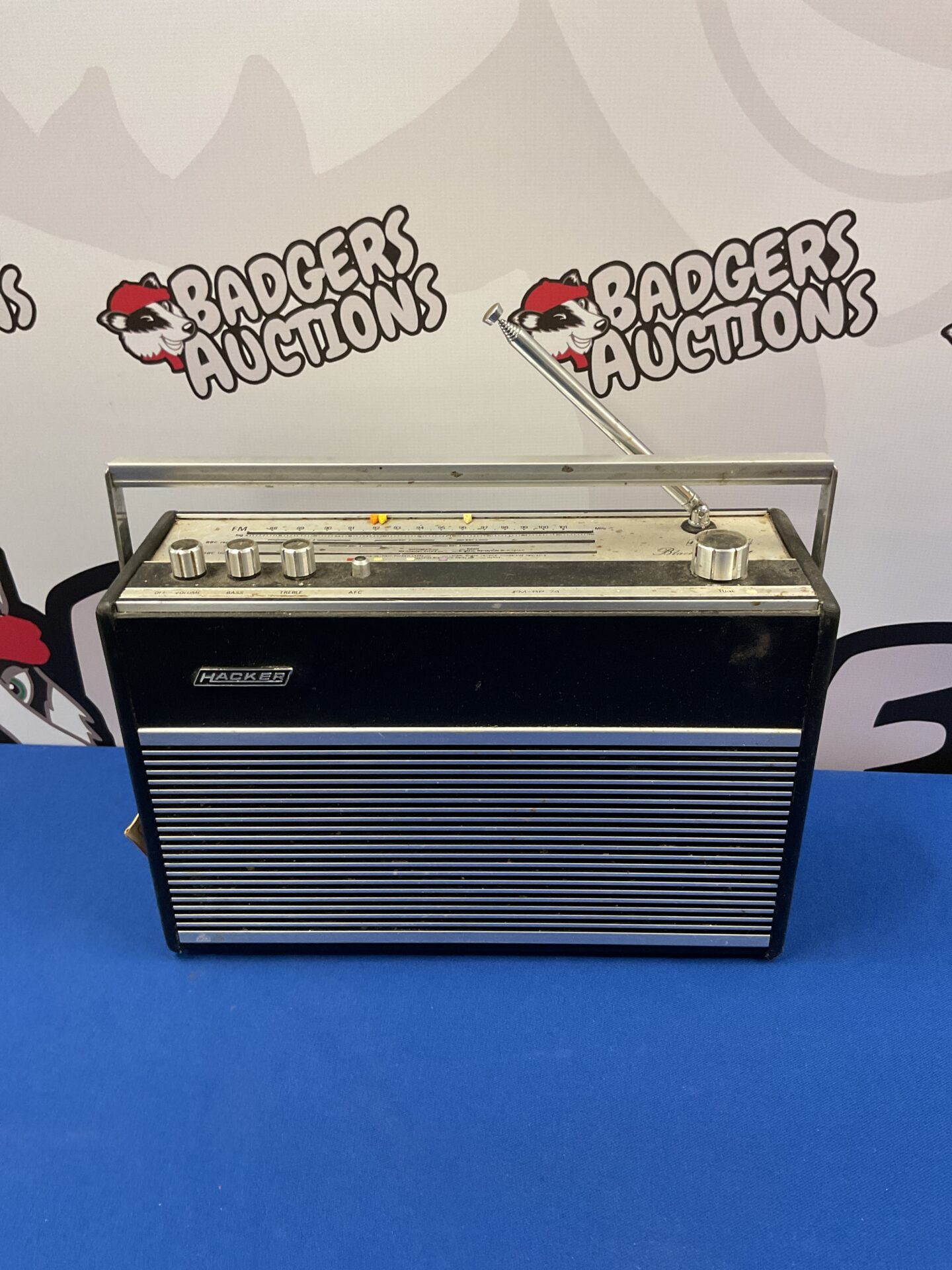 201 Hacker black knight radio