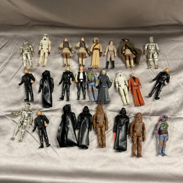 Lot of vintage Star Wars action figures from Kenner.