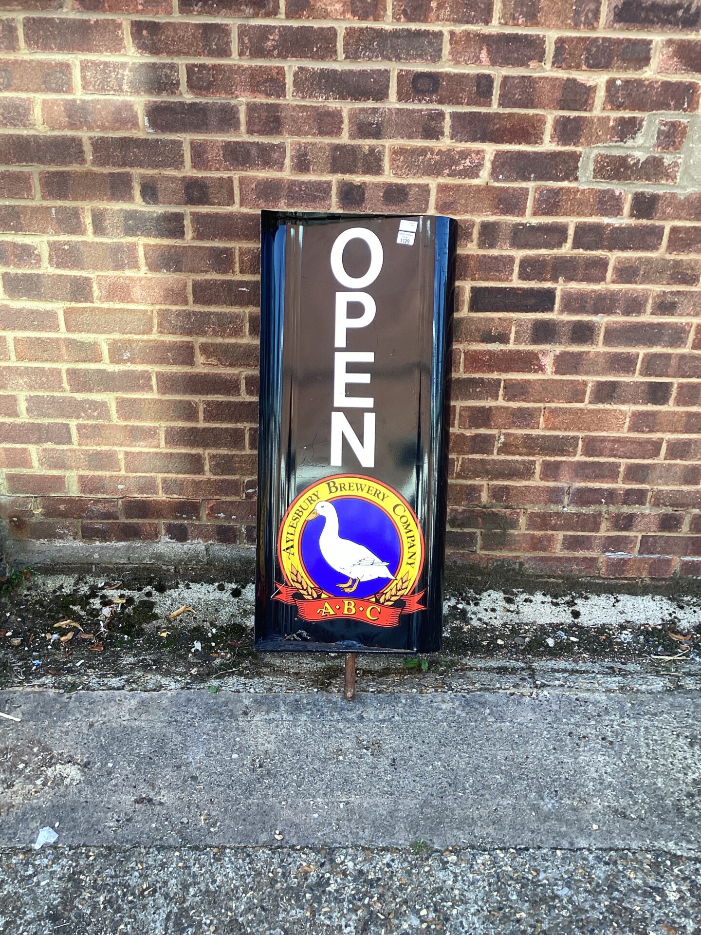 1129 Aylesbury Brewery open Sign