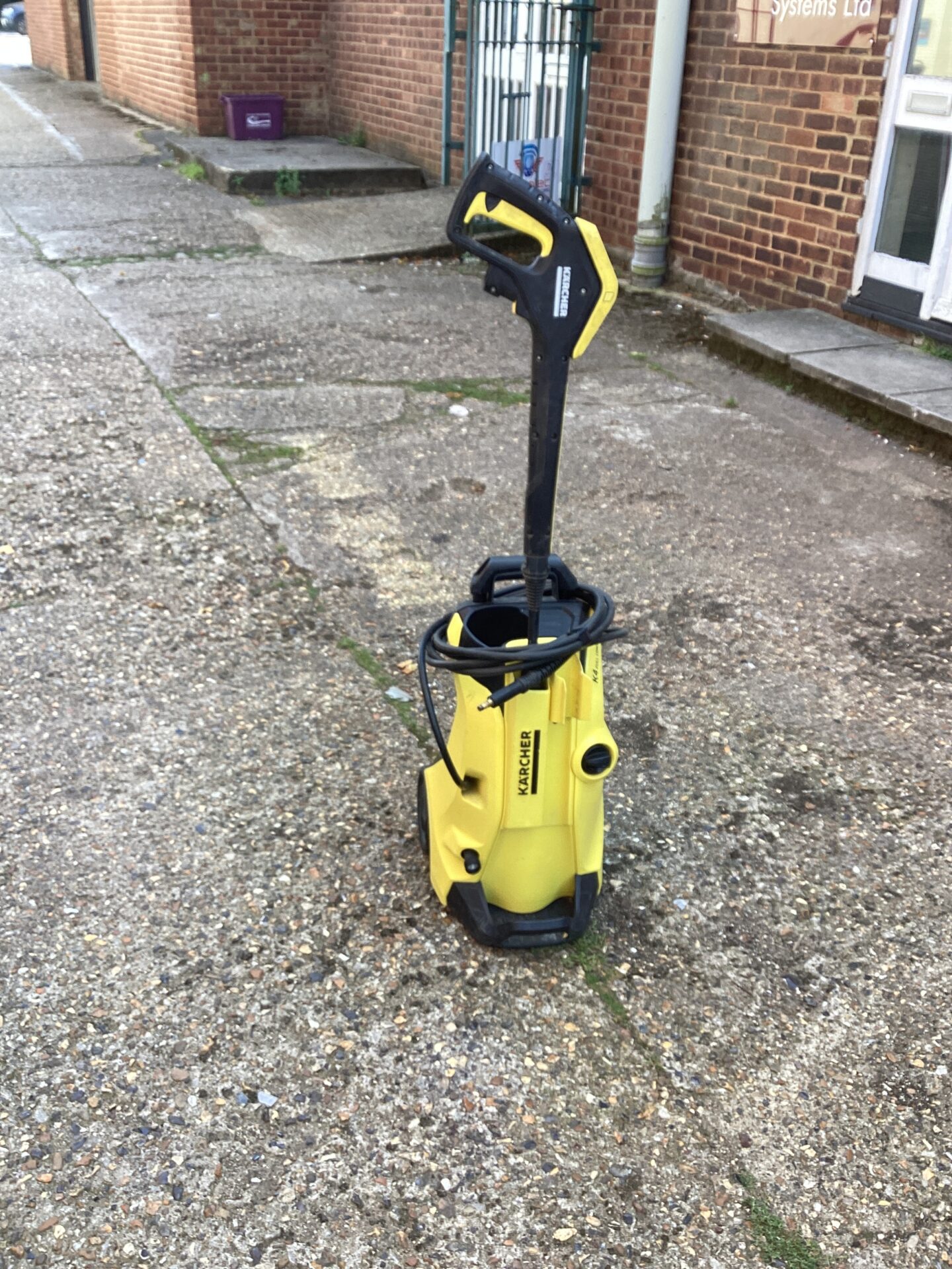 1130 Karcher k4 pressure washer