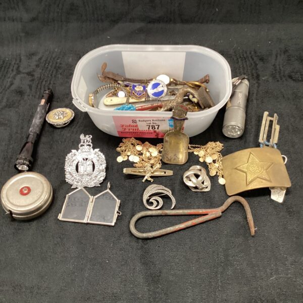 Mixed lot of vintage collectables including a Russian belt buckle.