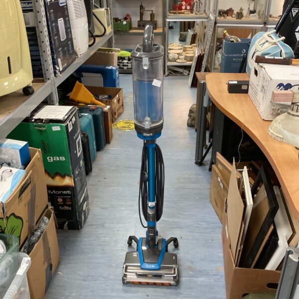 Used Shark IZ462H DuoClean upright vacuum cleaner for sale.