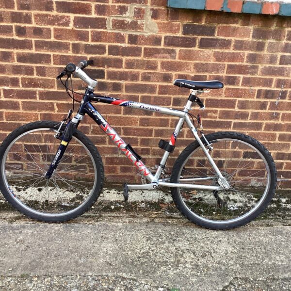 Side view of a vintage Saracen N Zyme mountain bike.