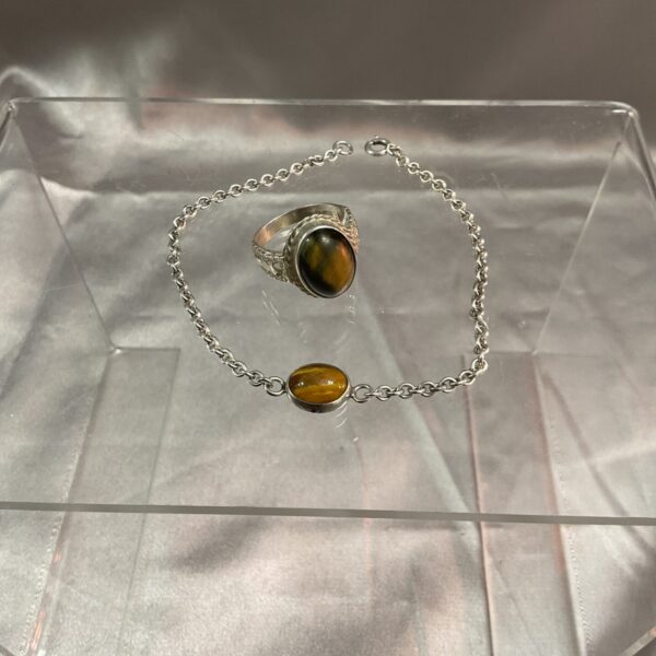 Silver tiger's eye bracelet and ring set, size L.
