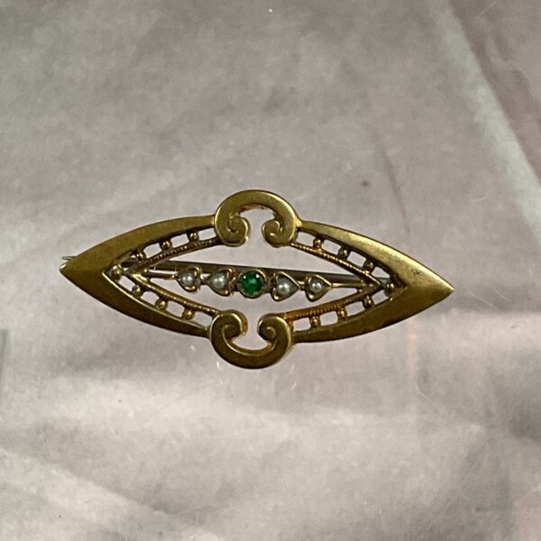 Vintage Art Nouveau brooch with emerald and seed pearls.
