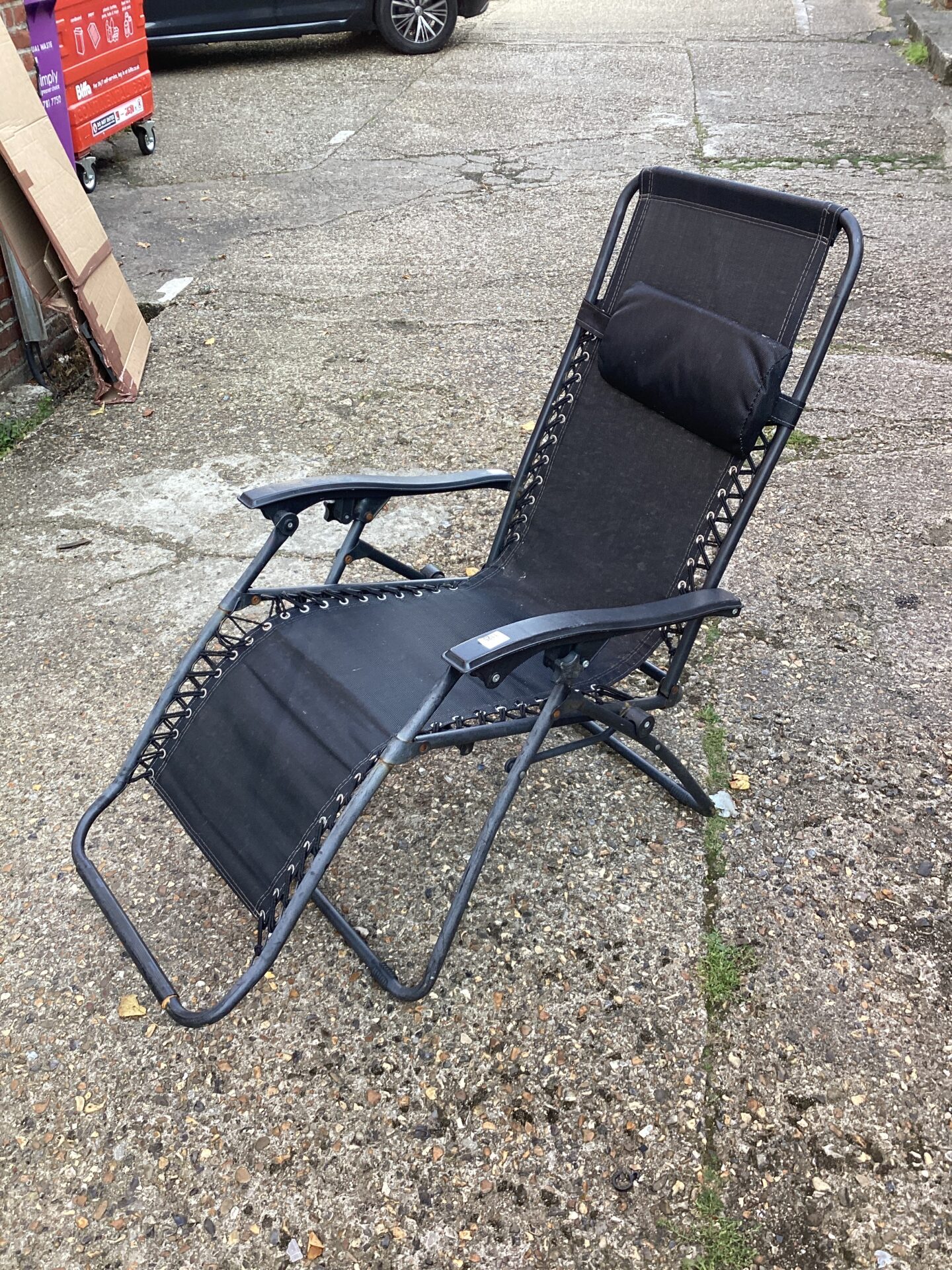 1125 Folding metal framed garden chair with head rest