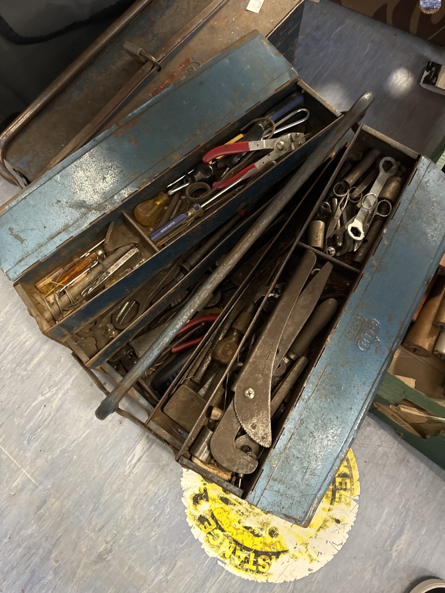 1059 Vintage draper toolbox with contents