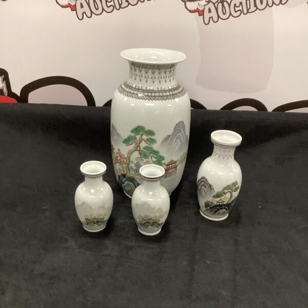 Set of two Japanese porcelain vases with Imari style decoration.