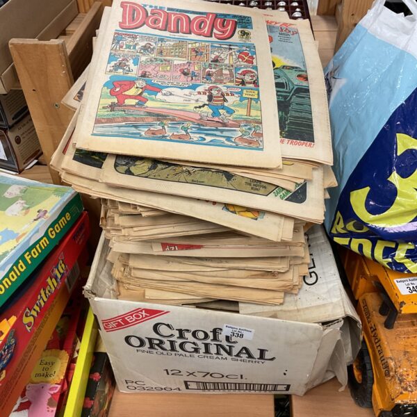Large lot of vintage 2000AD comics for collectors.
