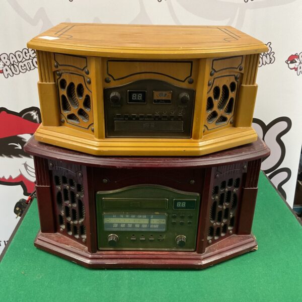Vintage CD radio boombox with retro styling.
