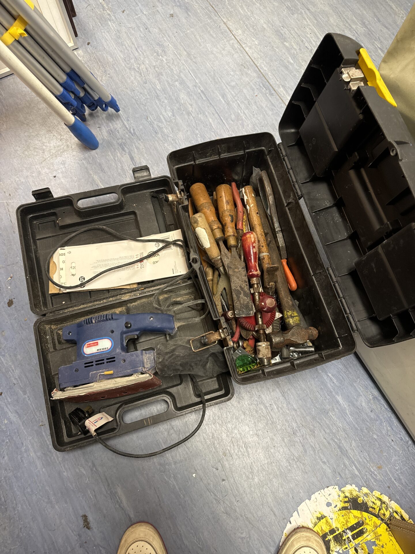 887 Challenge sander (working) with medium sized Stanley plastic toolbox & contents