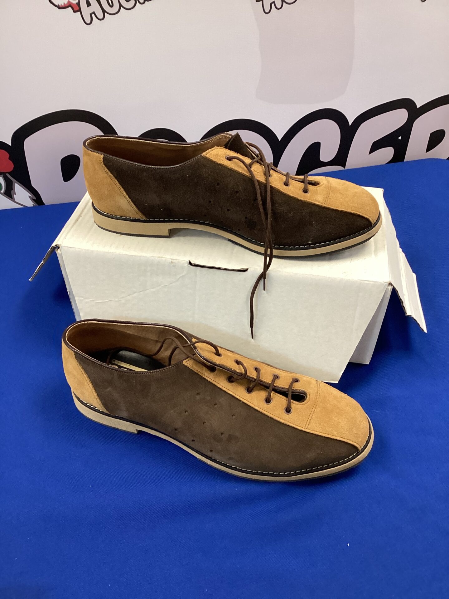 536 Pair of Gentleman’s Merc suede shoes size 11
