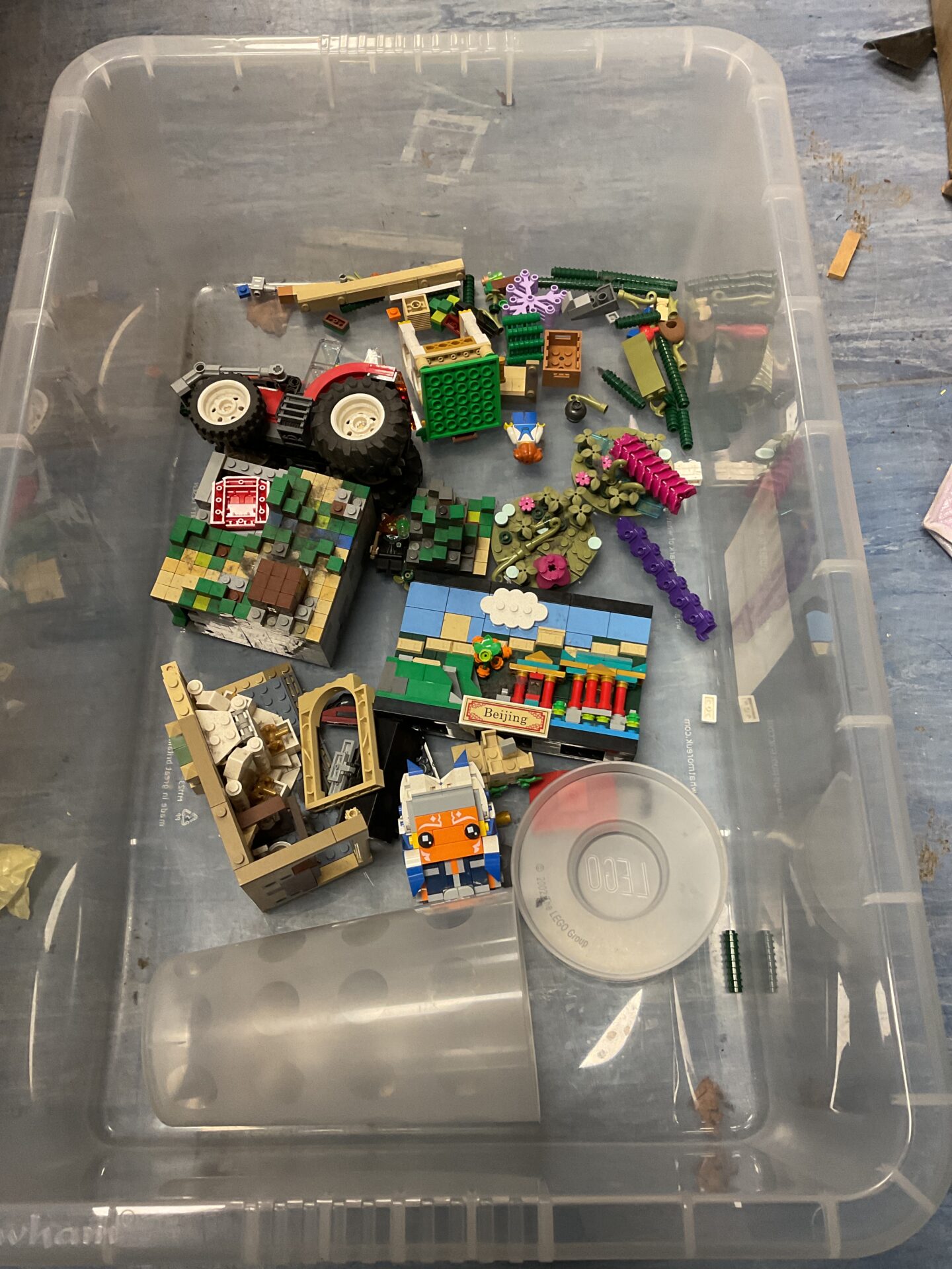 359 Box of mixed Lego