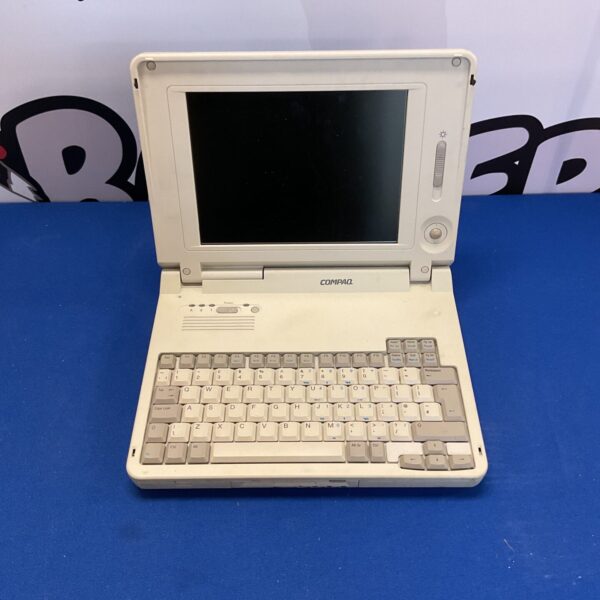 Vintage Compaq LTE Elite 4/75cx laptop in used condition.