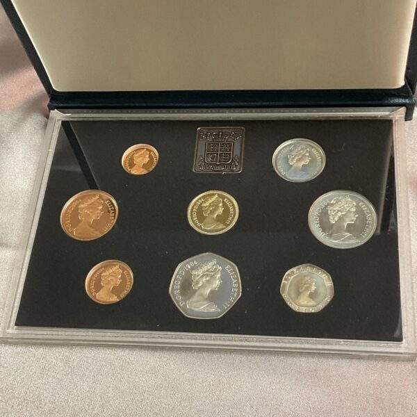 Royal Mint 1984 proof coin collection in presentation case.