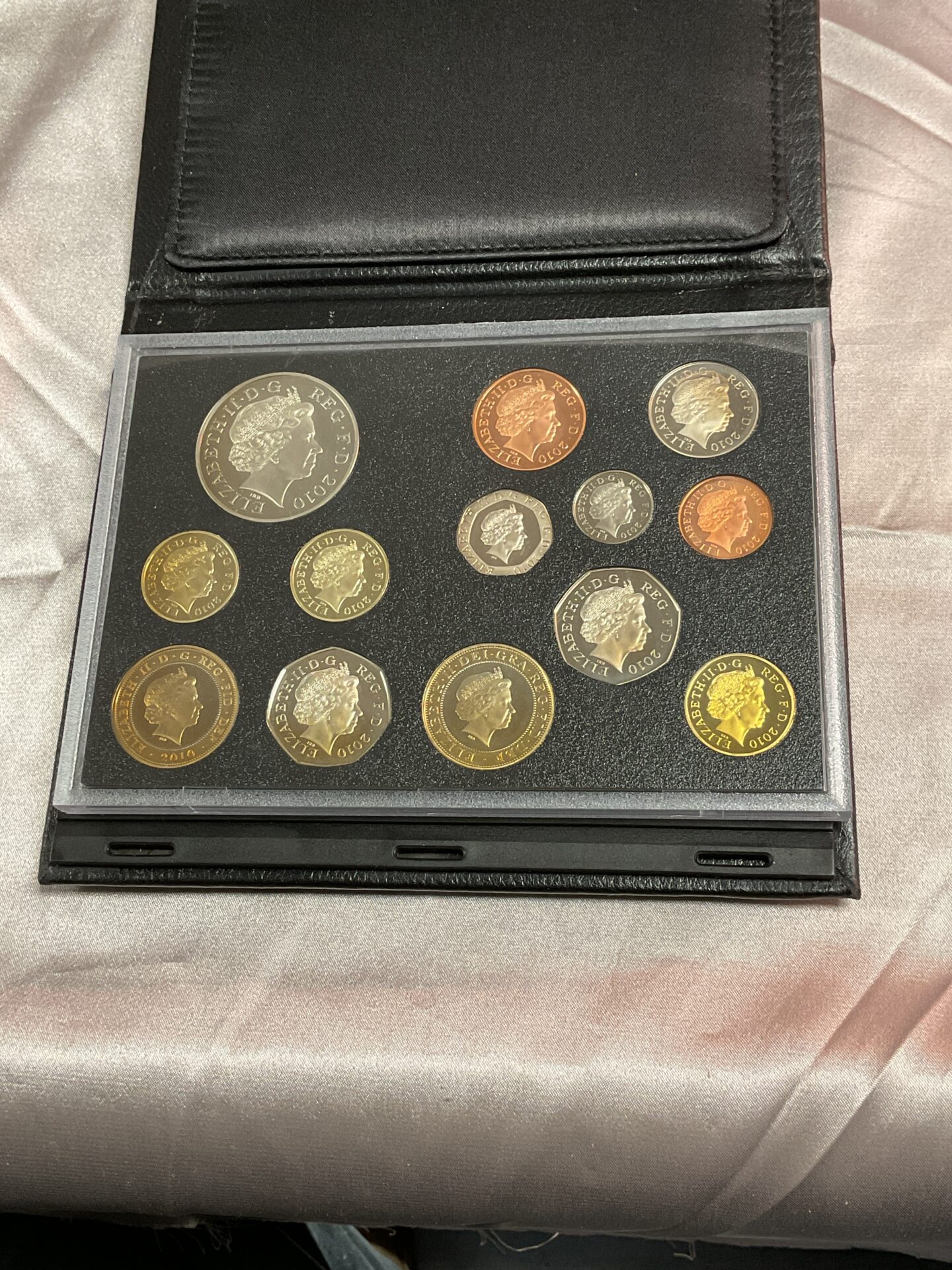 794 2010 Royal mint Delux Black proof set coins
