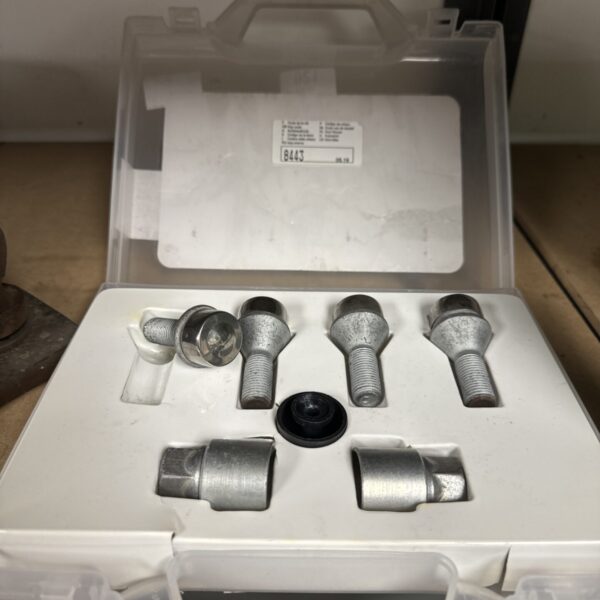 Fiat Ducato locking wheel nut set with key for van security.