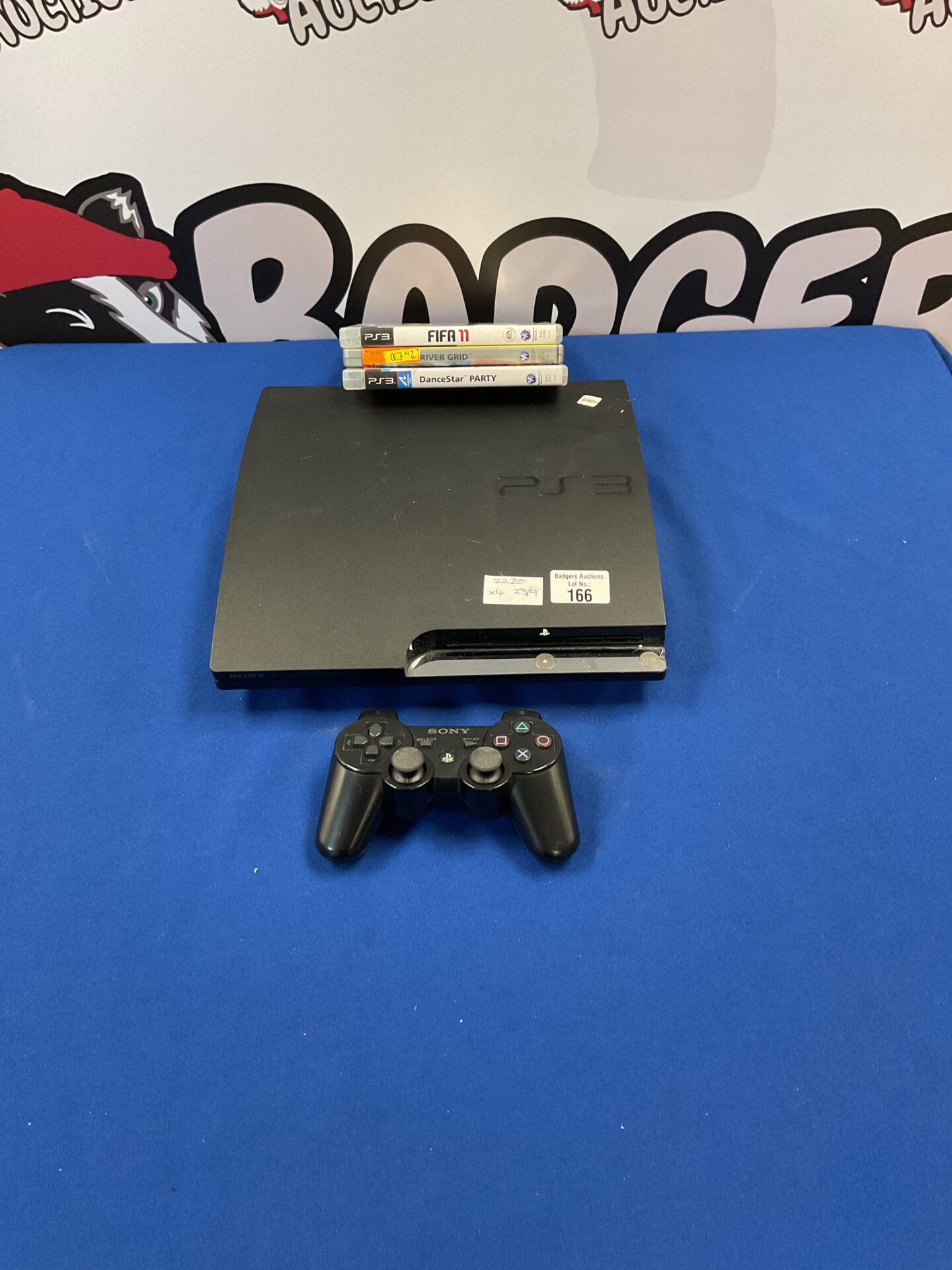 166 PlayStation 3 console Cech-2503b with 3 games and controller