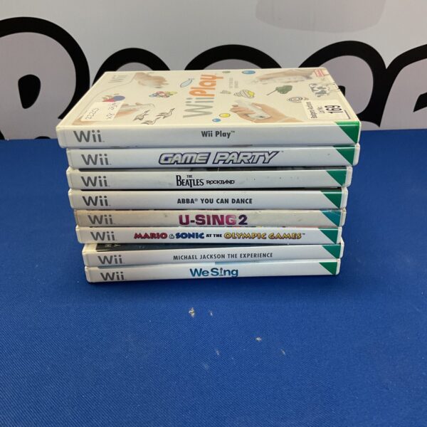 Overview of a lot of eight Nintendo Wii games.