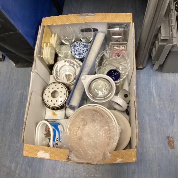 Mixed kitchenware lot with vintage coffee percolator and dishes.