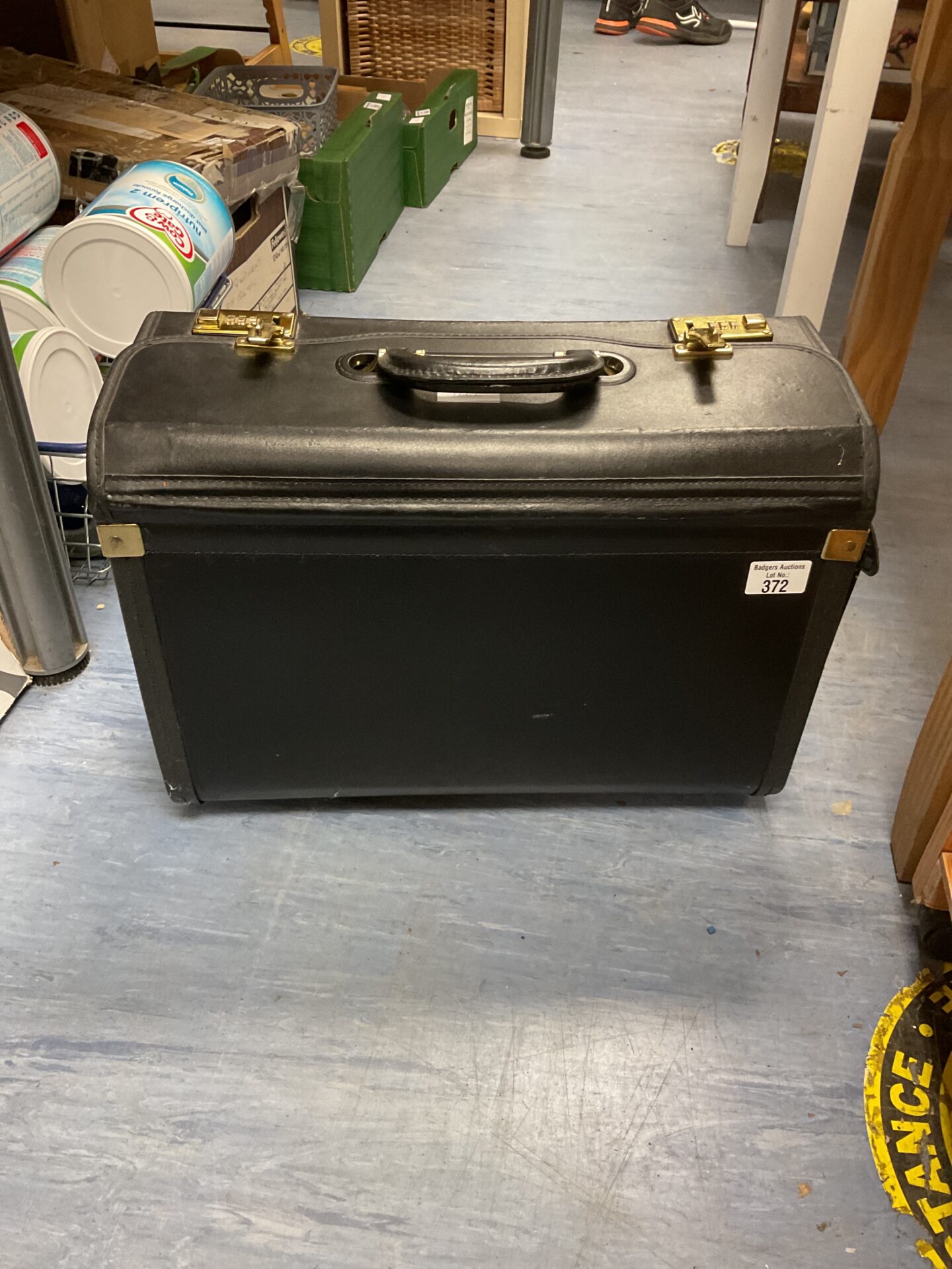 372 Black leather Pilots Case with radio inside