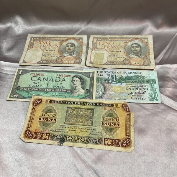 Lot of five vintage overseas banknotes for collectors.