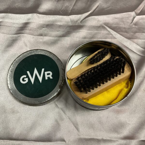 Vintage Great Western Railway shoe polish tin with brush.