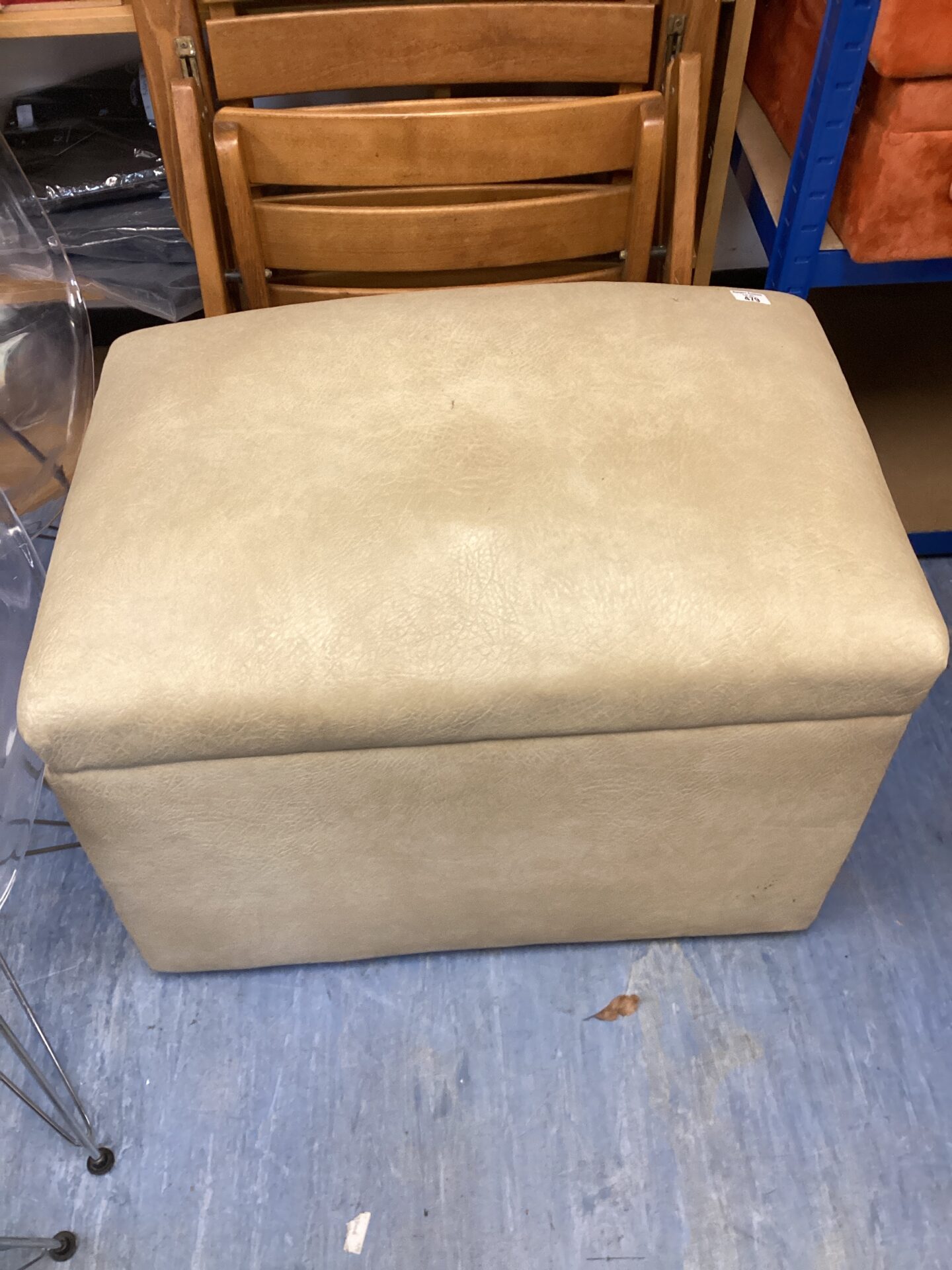 487 Large leather seated storage box 31/20/23”