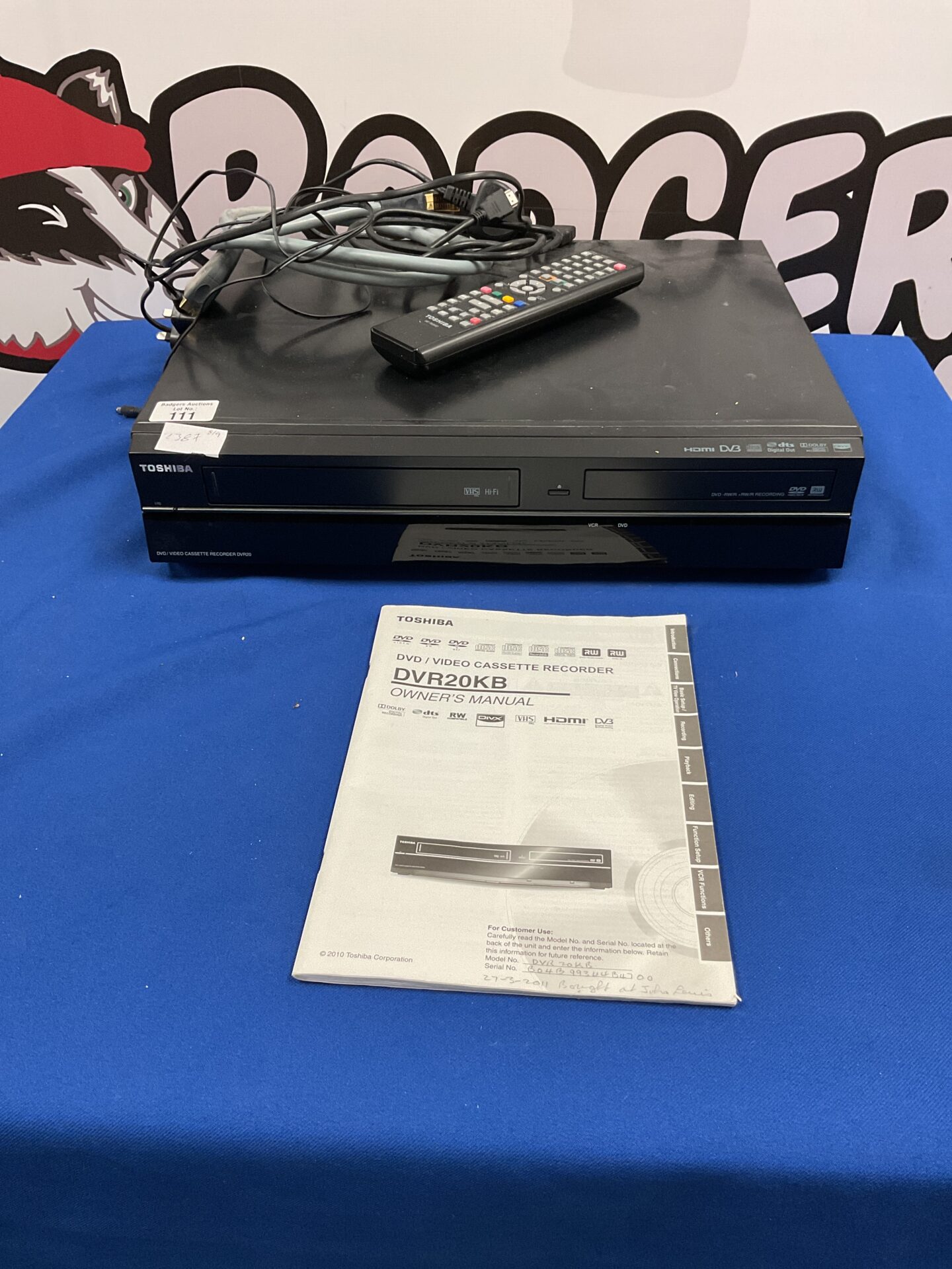 111 Toshiba DVD/video cassette recorder DVR20KB with remote