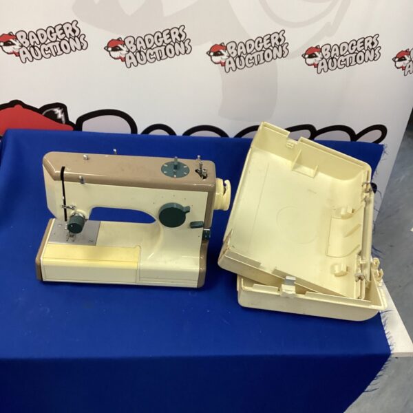 Vintage Frister Rossmann sewing machine in good condition.