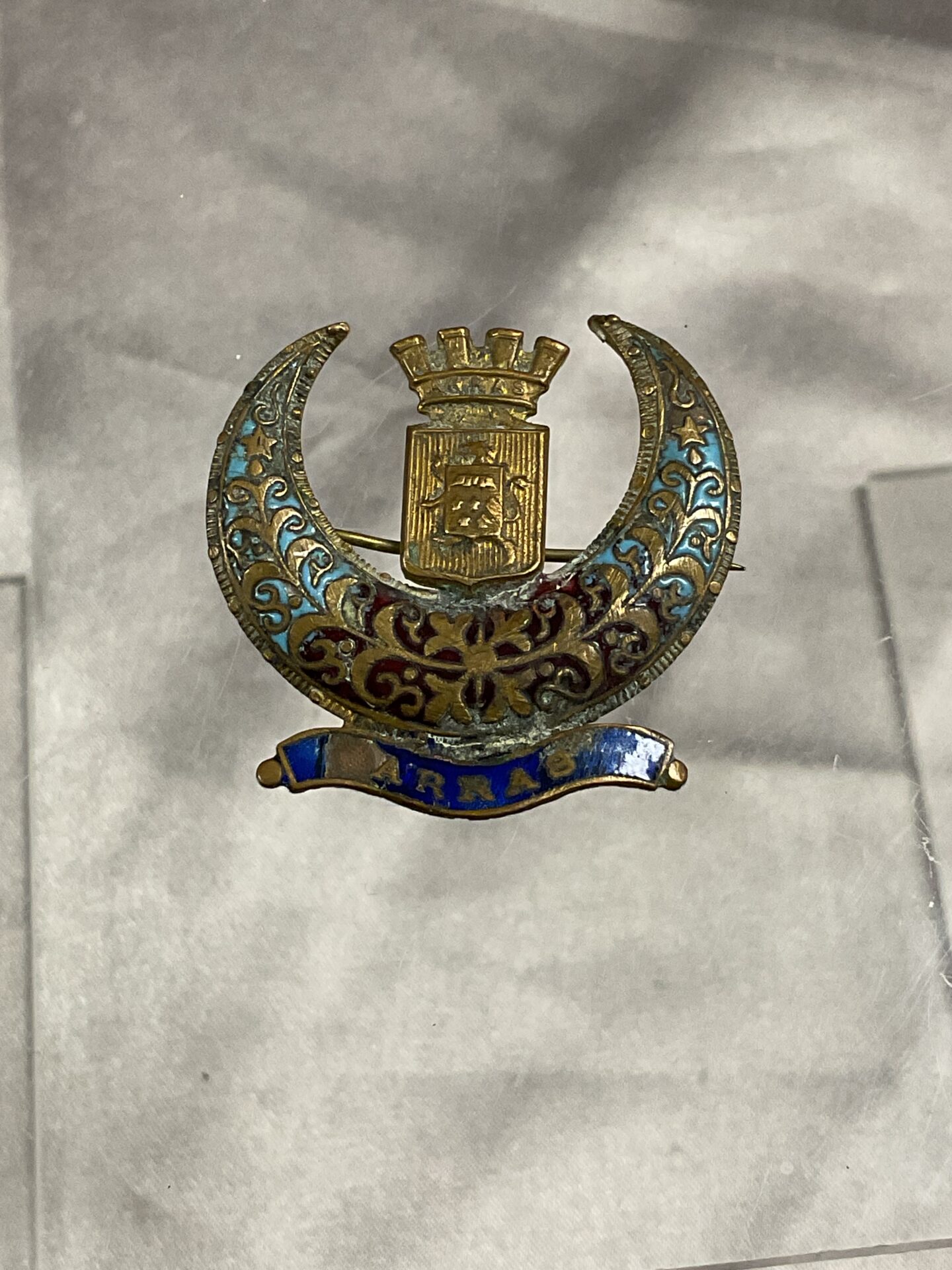 686 W W 1 Arras sweetheart brooch