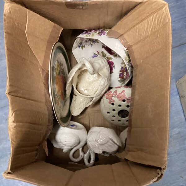 Mixed lot of vintage porcelain plant holders with swan planter.