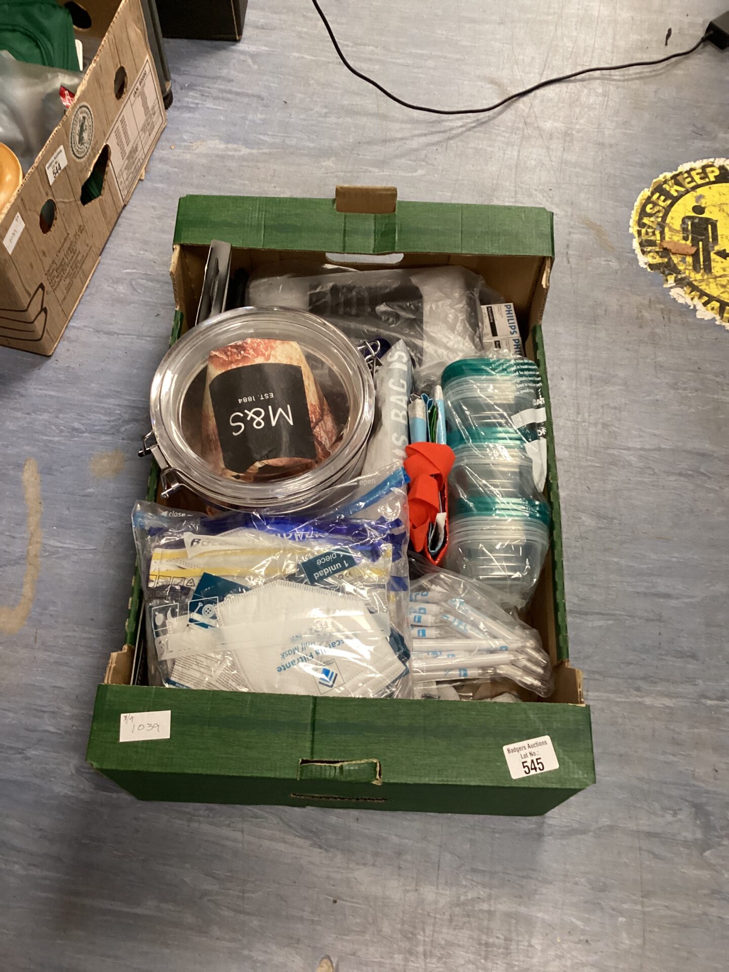 545 Box of mixed items inc food storage boxes
