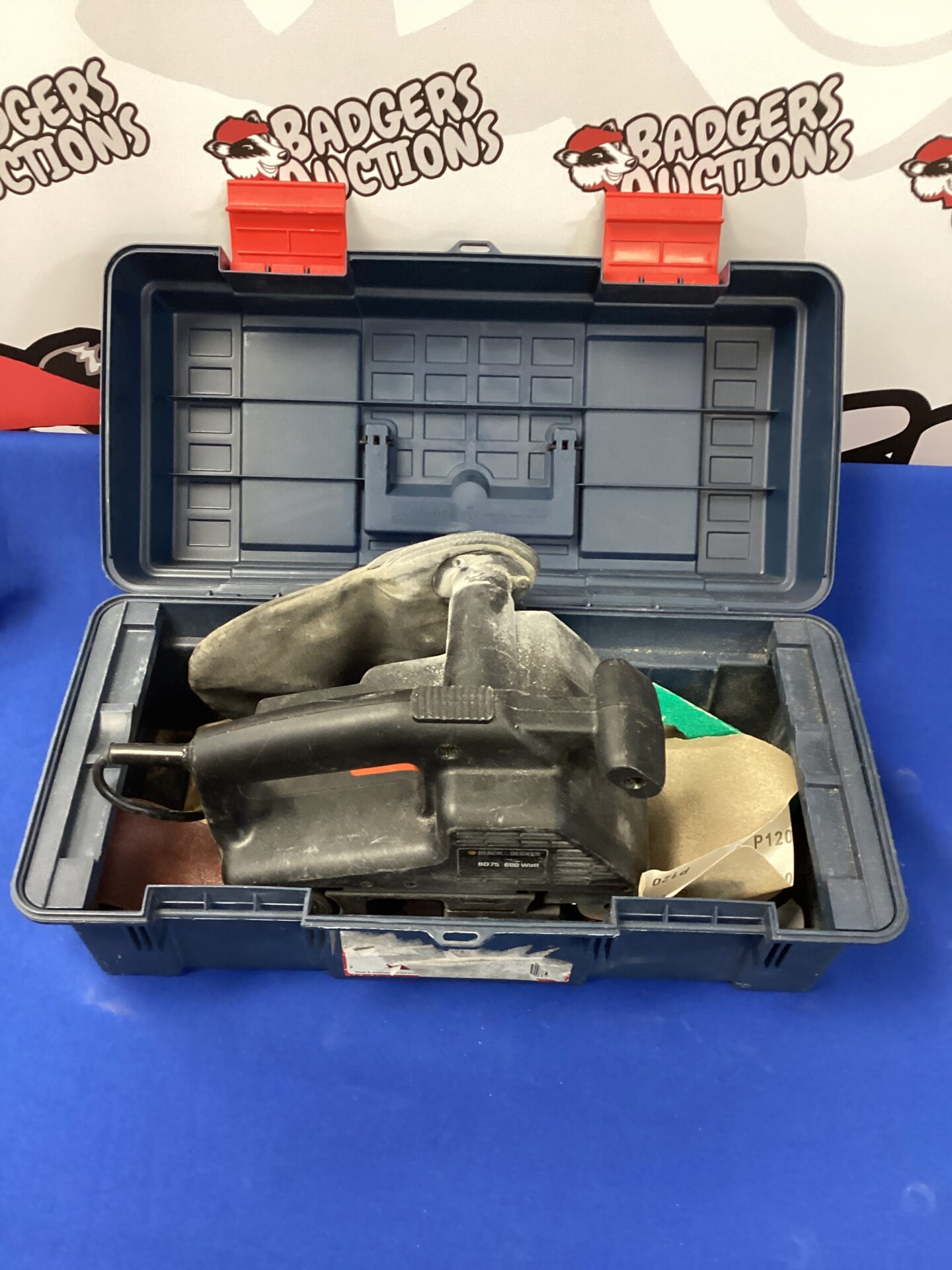 885 Black and Decker Belt Sander in box