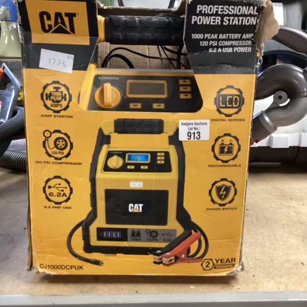CAT C1000DCPK car power station with digital display.