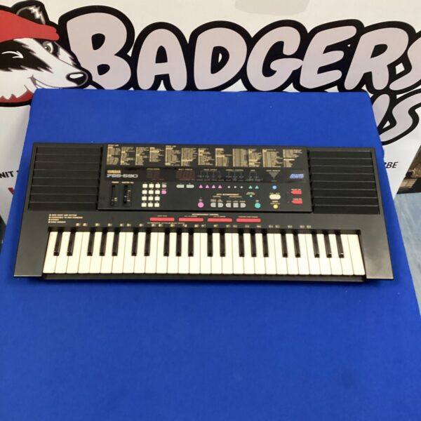 Vintage Yamaha PSS-590 keyboard, 1980s electronic instrument.