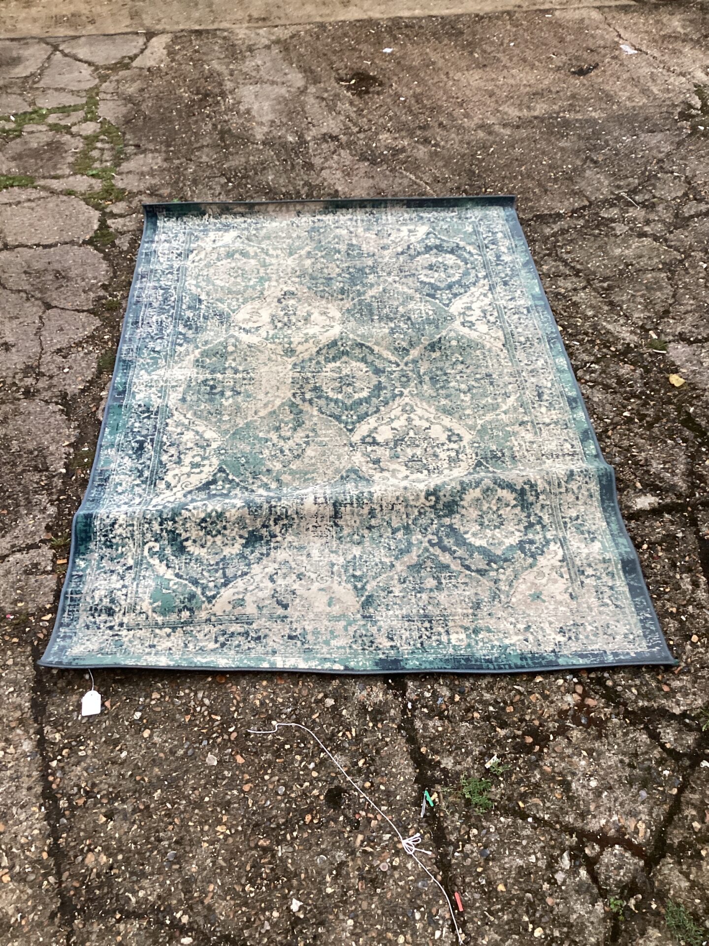 497 Ikea vonsbak rug 4’4” x 6’5”