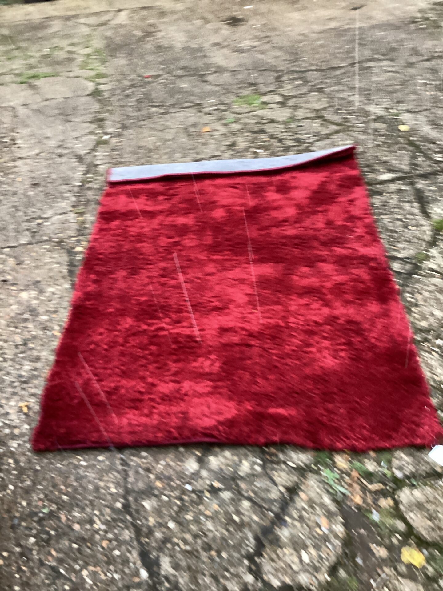 466 Red shag pile rug
