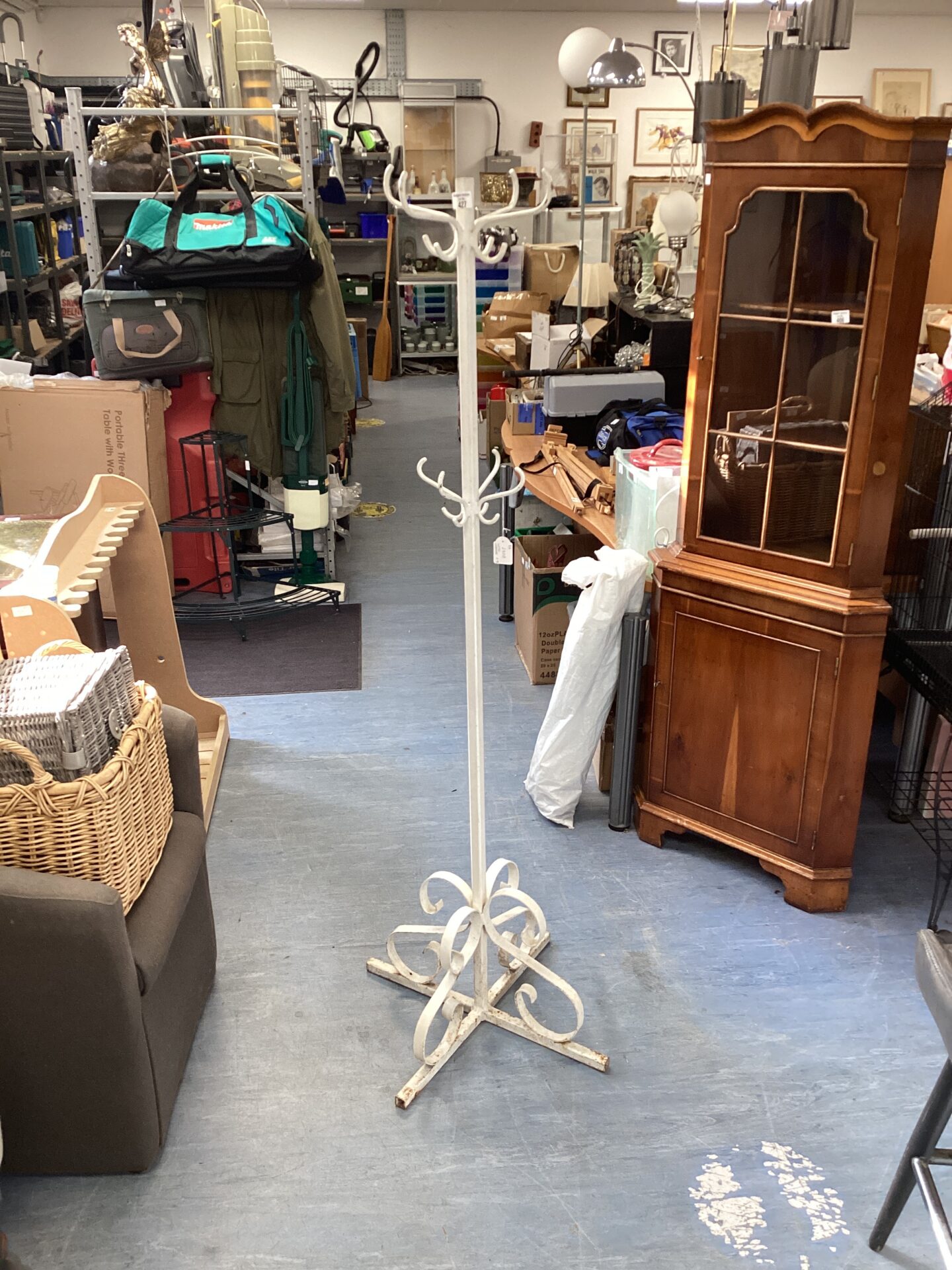 440 Heavy duty metal coat stand