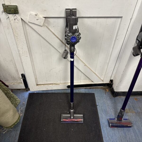 Used Dyson DC59 cordless vacuum cleaner on display.