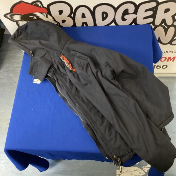 Superdry quilted jacket size XL, a stylish men's winter coat.