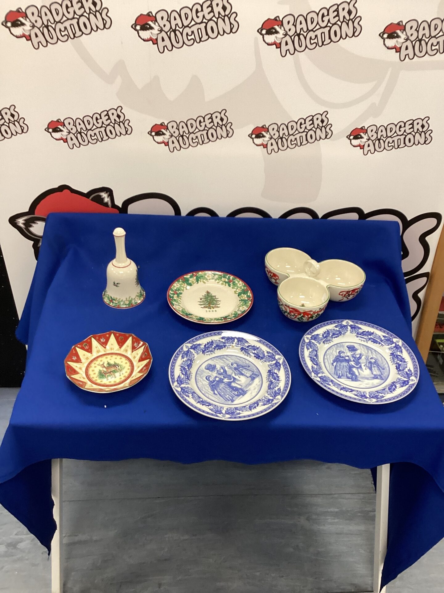 265 Selection of Christmas Table Ware