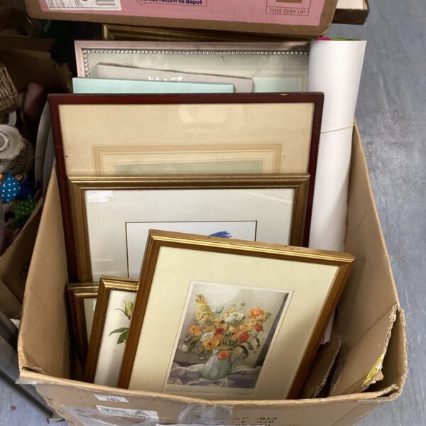 Mixed framed artwork lot including oil paintings and prints.