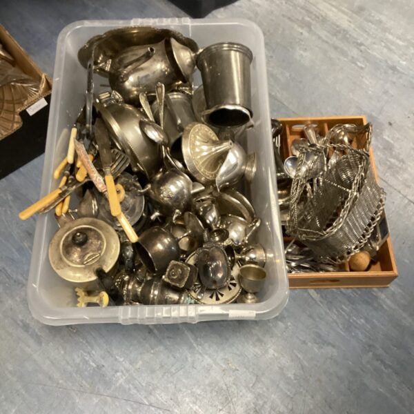 Large mixed lot of vintage silverplate items for collectors.