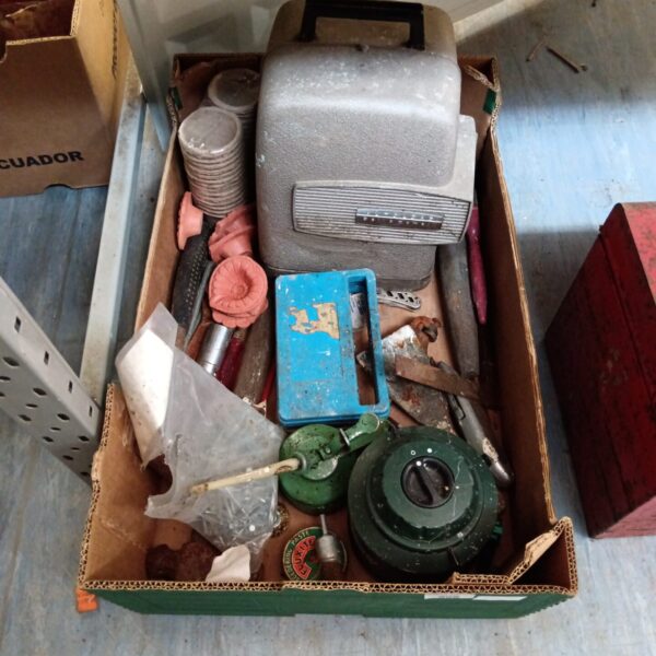 Vintage mixed lot including Bell & Howell projector and oil can.