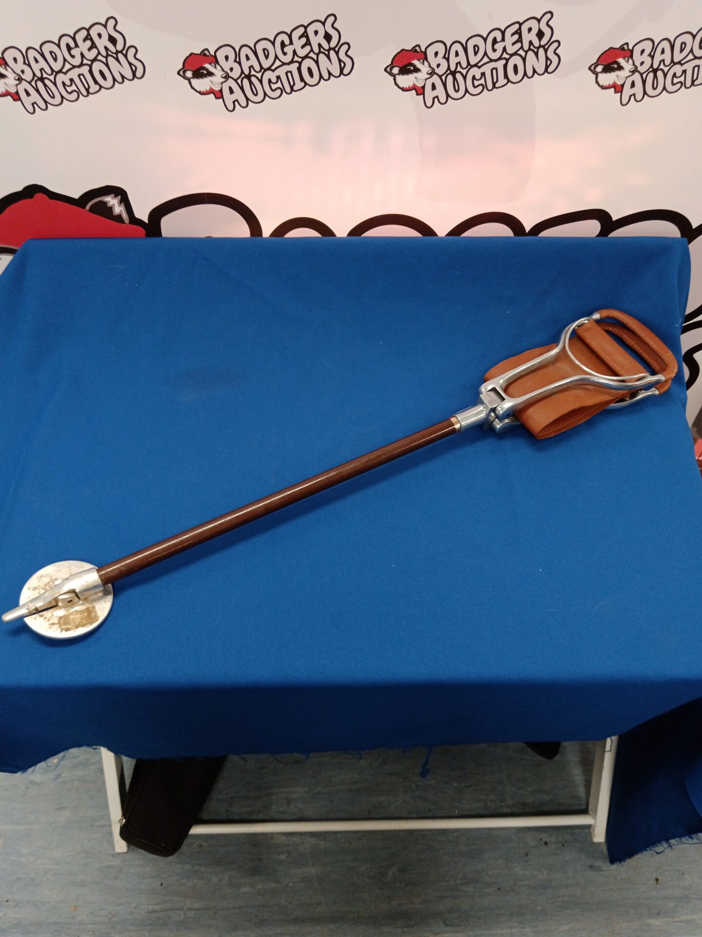 775 Tirion leather seated shooting stick